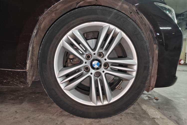 Used BMW 3 Series 2015 320Li Fashion Model Right Front Wheel Hub