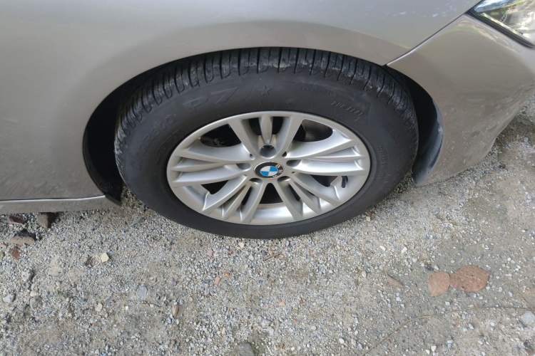 Used BMW 3 Series 2015 320Li Fashion Model Right Front Wheel Hub