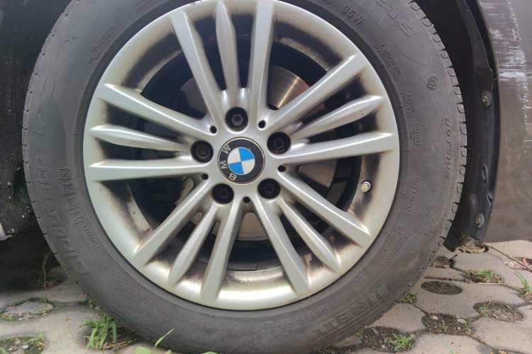 Used BMW 3 Series 2015 320Li Fashion Model Right Front Wheel Hub