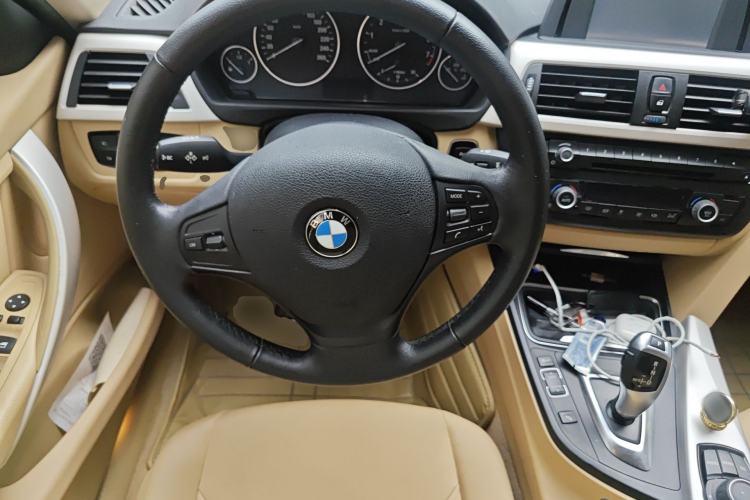 Used BMW 3 Series 2015 320Li Luxury Edition Fashion Model Steering Wheel