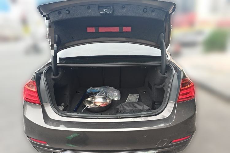 Used BMW 3 Series 2015 320Li Fashion Model Trunk