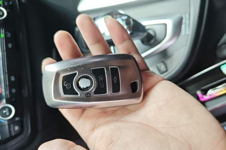 Used BMW 3 Series 2015 320Li Luxury Edition Fashion Model Vehicle Key