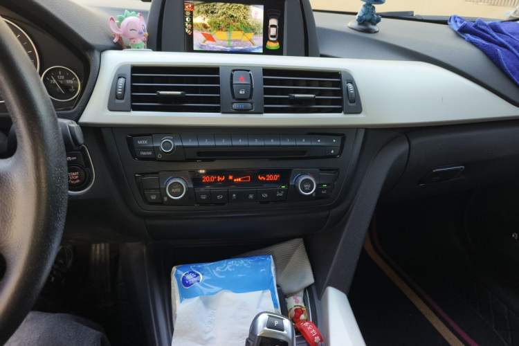 Used BMW 3 Series 2015 320Li Luxury Edition Fashion Model Audio And AC Panel
