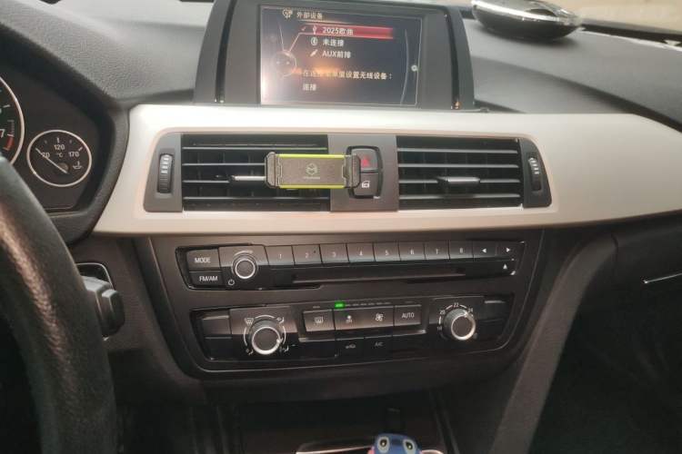 Used BMW 3 Series 2015 316i Active Edition Audio And AC Panel
