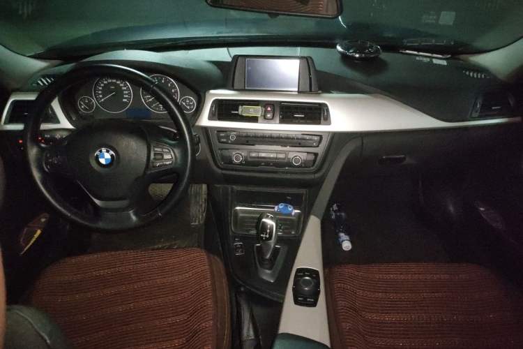 Used BMW 3 Series 2015 316i Active Edition Center Console