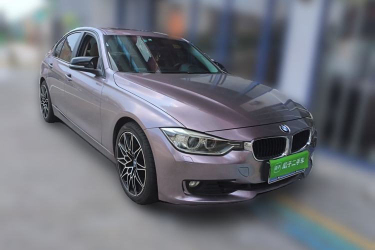 Used BMW 3 Series 2015 320i Luxury Line Stylish Edition Front Right 45 Deg