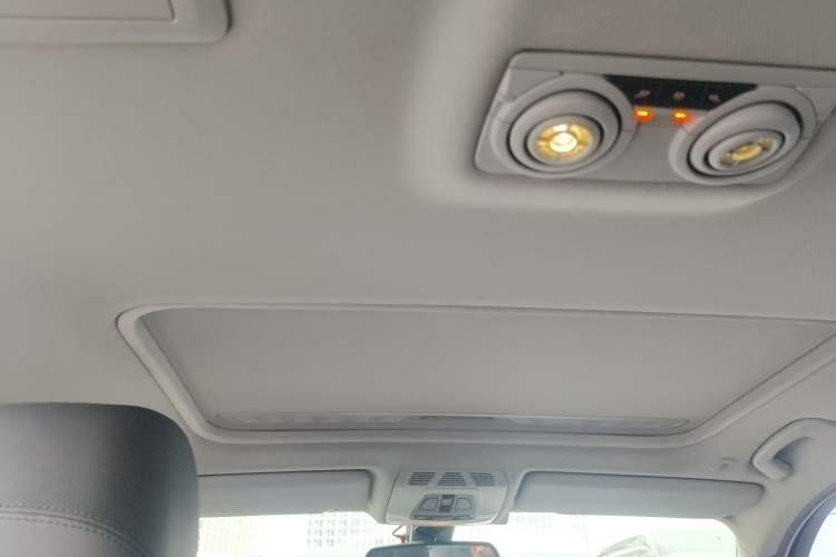 Used BMW 3 Series 2015 320Li Fashion Model Headliner