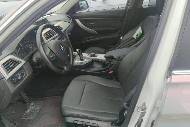 Used BMW 3 Series 2015 320Li Fashion Model Left Front Seat