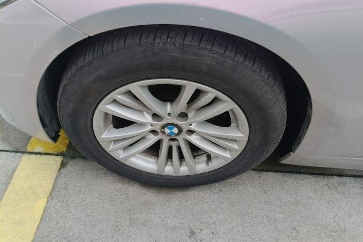 Used BMW 3 Series 2015 320Li Fashion Model Left Front Wheel Hub