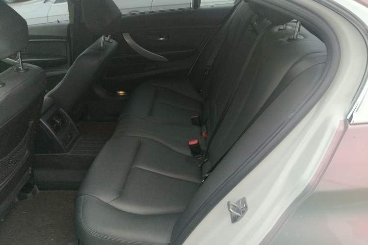 Used BMW 3 Series 2015 320Li Fashion Model Left Rear Seat