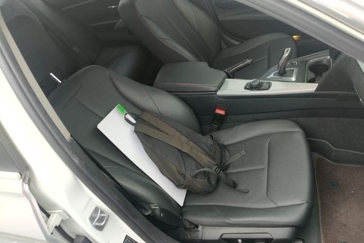 Used BMW 3 Series 2015 320Li Fashion Model Right Front Seat