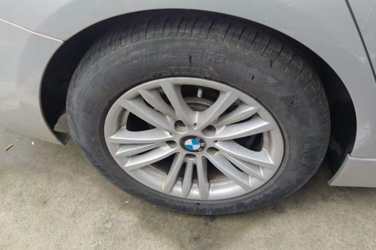 Used BMW 3 Series 2015 320Li Fashion Model Right Rear Wheel Hub