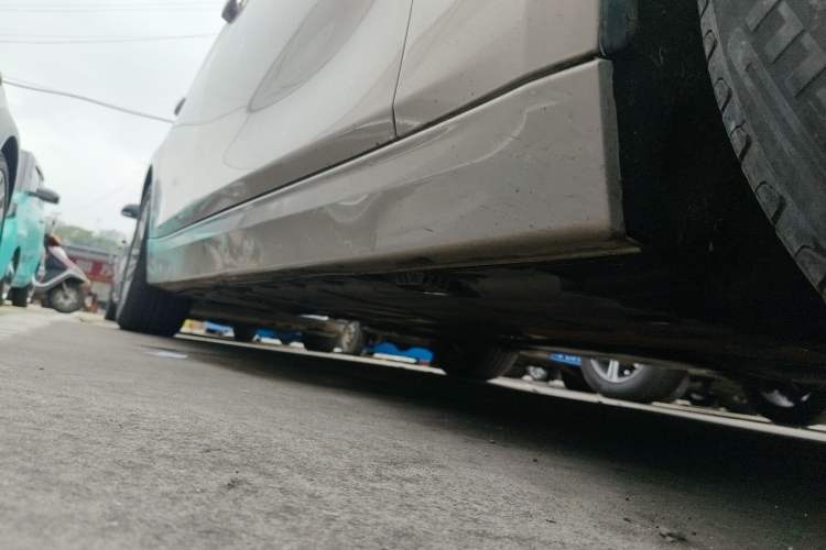 Used BMW 3 Series 2015 320Li Fashion Model Right Side Sill