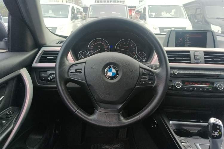 Used BMW 3 Series 2015 320Li Fashion Model Steering Wheel