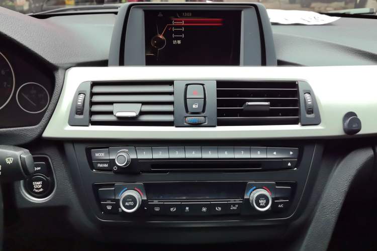 Used BMW 3 Series 2015 320Li Luxury Edition Fashion Model Audio And AC Panel