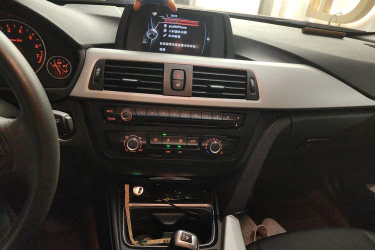 Used BMW 3 Series 2015 316i Active Edition Audio And AC Panel