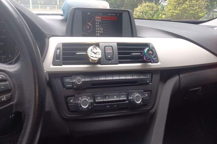 Used BMW 3 Series 2015 316Li Fashion Model Audio And AC Panel