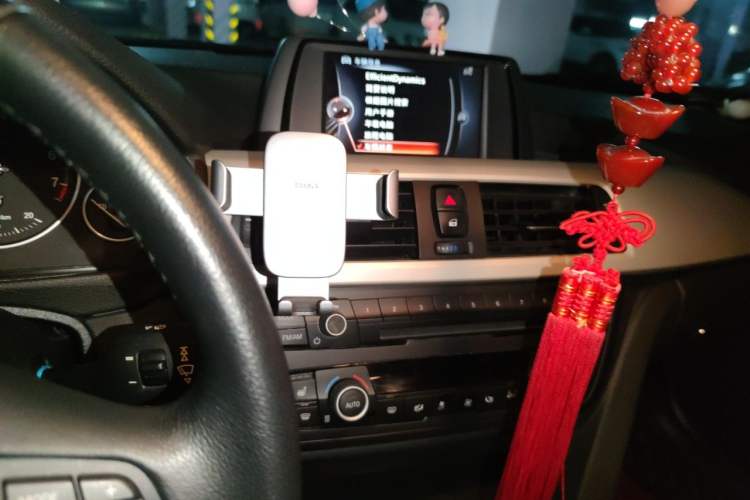 Used BMW 3 Series 2015 320i Fashion Model Audio And AC Panel