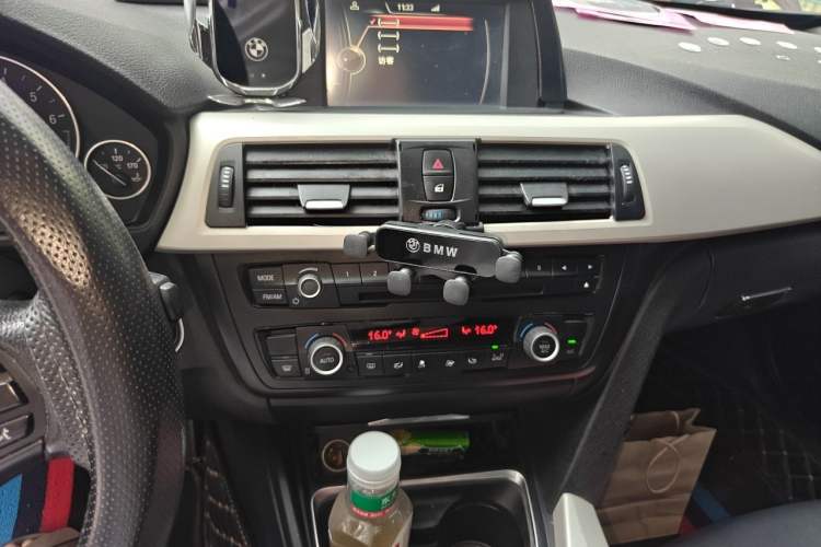 Used BMW 3 Series 2015 320Li Luxury Edition Fashion Model Audio And AC Panel