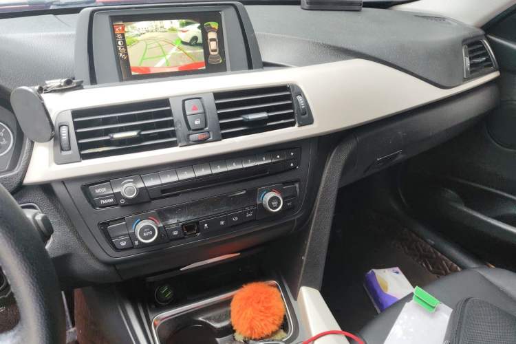Used BMW 3 Series 2015 320Li Luxury Edition Fashion Model Audio And AC Panel