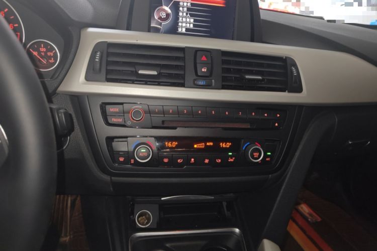 Used BMW 3 Series 2015 320Li Luxury Edition Fashion Model Audio And AC Panel