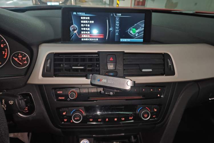 Used BMW 3 Series 2015 320i Fashion Model Audio And AC Panel