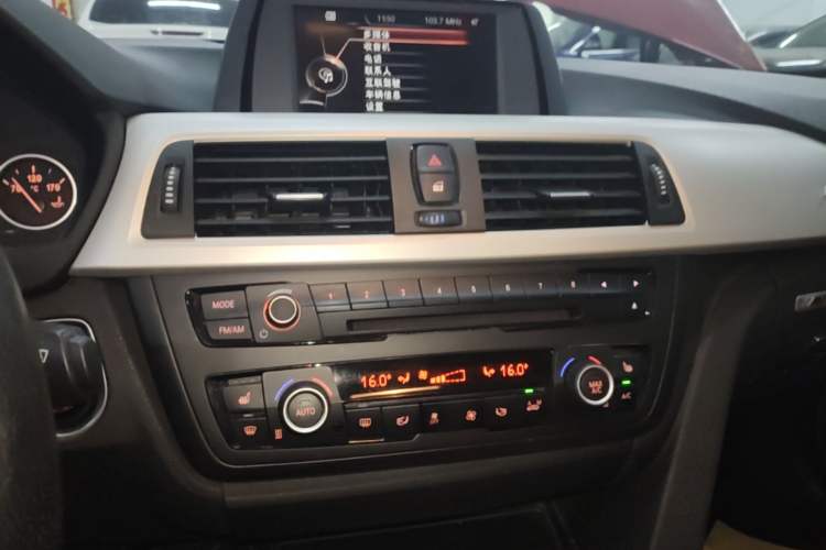 Used BMW 3 Series 2015 320i Luxury Line Stylish Edition Audio And AC Panel