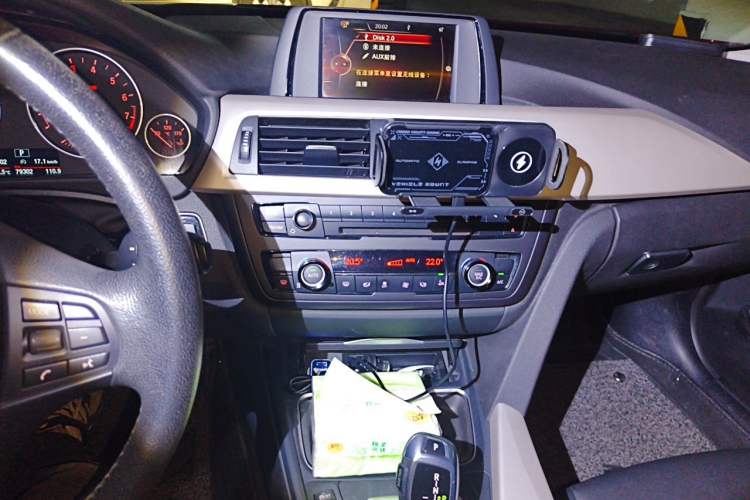 Used BMW 3 Series 2015 320Li Luxury Edition Fashion Model Audio And AC Panel