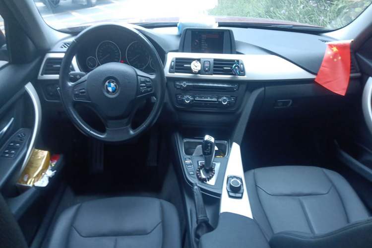 Used BMW 3 Series 2015 316Li Fashion Model Center Console