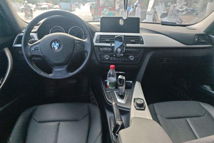 Used BMW 3 Series 2015 320Li Fashion Model Center Console
