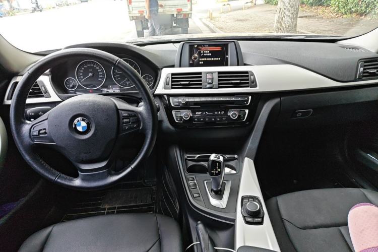 Used BMW 3 Series 2015 320Li Fashion Model Center Console