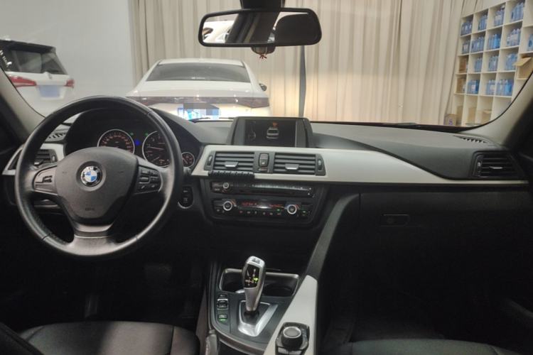 Used BMW 3 Series 2015 320Li Fashion Model Center Console