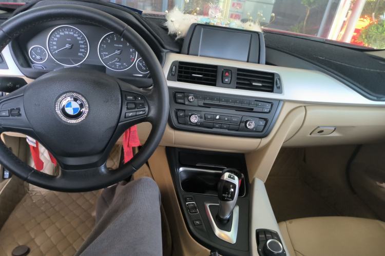 Used BMW 3 Series 2015 316Li Fashion Model Center Console