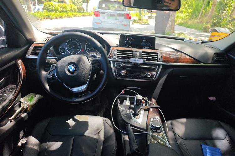 Used BMW 3 Series 2015 320Li Luxury Design Package Premium Edition Center Console