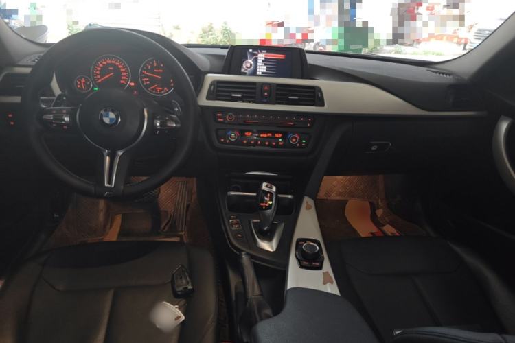 Used BMW 3 Series 2015 320Li Luxury Edition Fashion Model Center Console