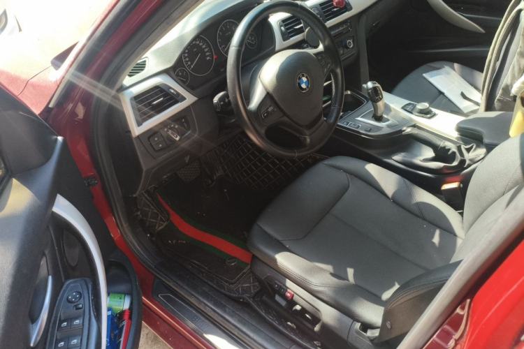 Used BMW 3 Series 2015 320i Luxury Line Stylish Edition Driver Seat