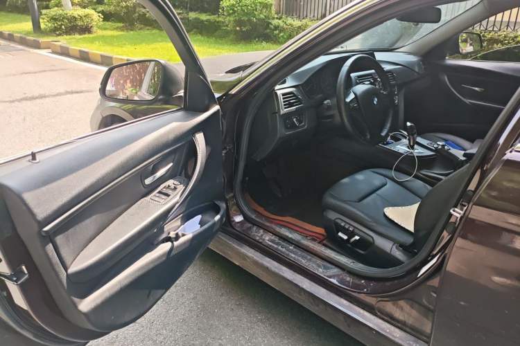 Used BMW 3 Series 2015 320Li Luxury Design Package Driver Seat