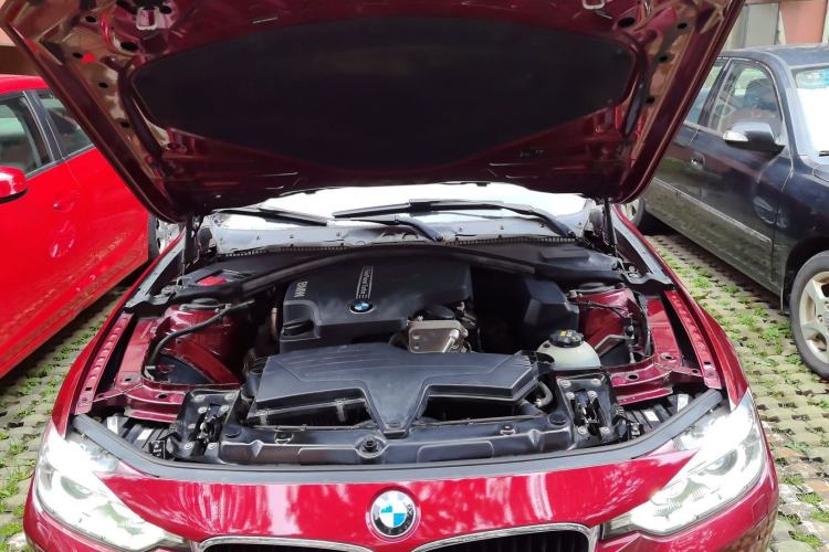 Used BMW 3 Series 2015 320Li Luxury Edition Fashion Model Engine Bay