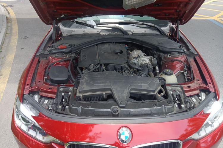 Used BMW 3 Series 2015 316Li Fashion Model Engine Bay
