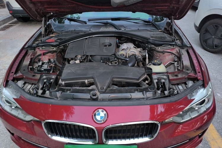 Used BMW 3 Series 2015 316Li Fashion Model Engine Bay