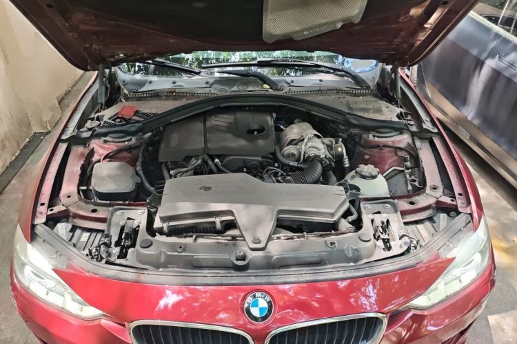 Used BMW 3 Series 2015 316Li Fashion Model Engine Bay