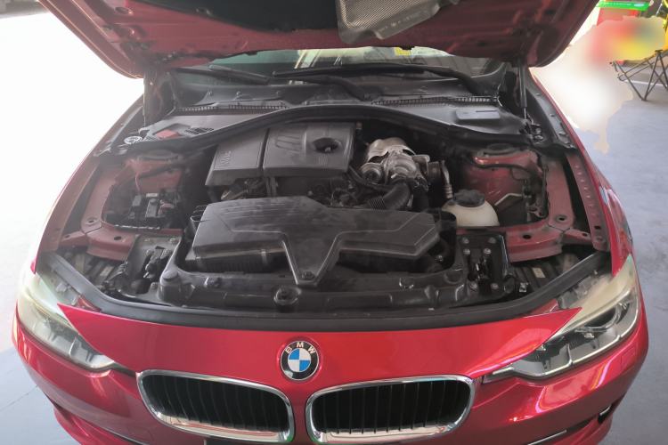Used BMW 3 Series 2015 316Li Fashion Model Engine Bay