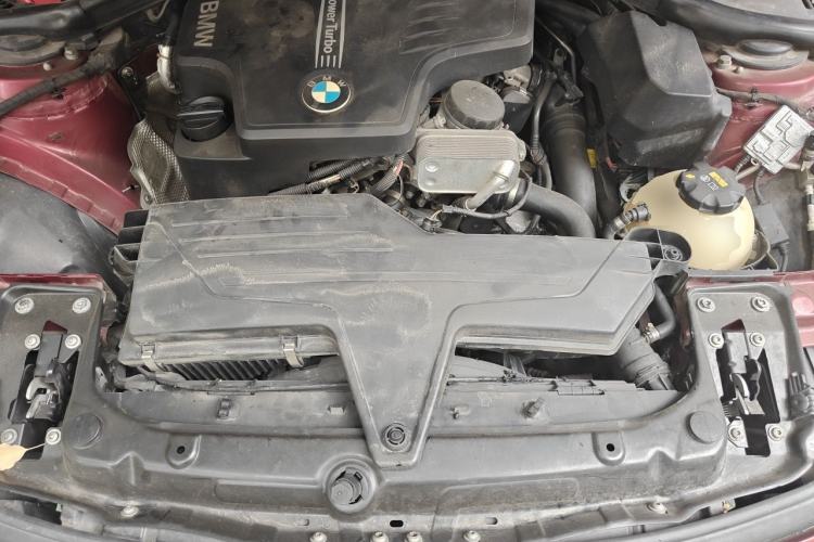 Used BMW 3 Series 2015 320Li Luxury Edition Fashion Model Engine Bay