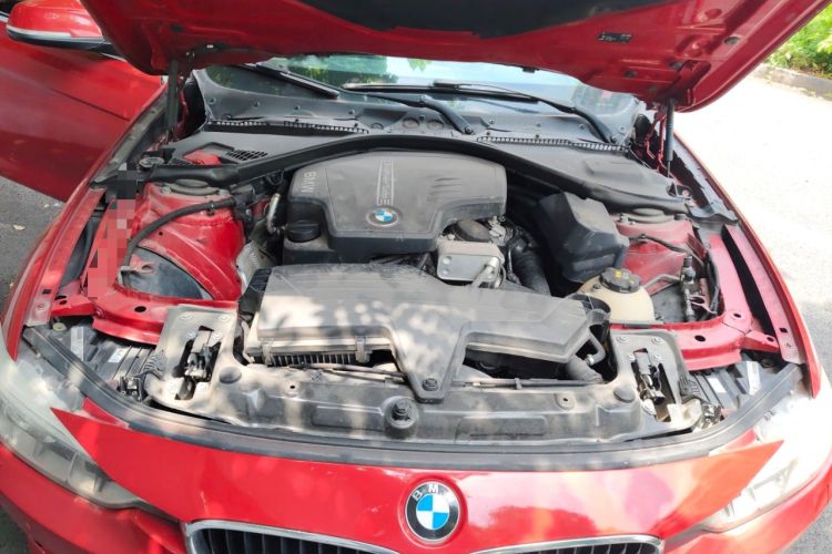 Used BMW 3 Series 2015 320Li Luxury Edition Fashion Model Engine Bay