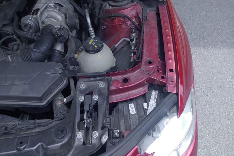 Used BMW 3 Series 2015 316Li Fashion Model Engine Bay Left