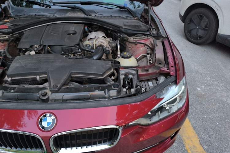 Used BMW 3 Series 2015 316Li Fashion Model Engine Bay Left