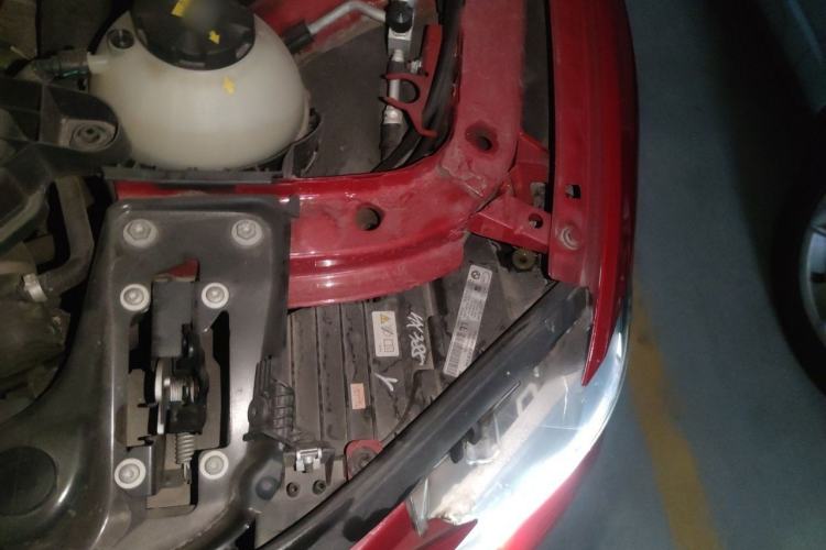 Used BMW 3 Series 2015 320i Fashion Model Engine Bay Left
