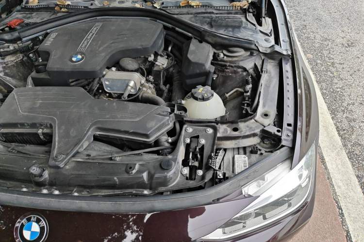 Used BMW 3 Series 2015 320Li Fashion Model Engine Bay Left