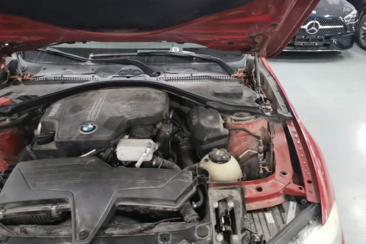 Used BMW 3 Series 2015 320i Luxury Line Stylish Edition Engine Bay Left