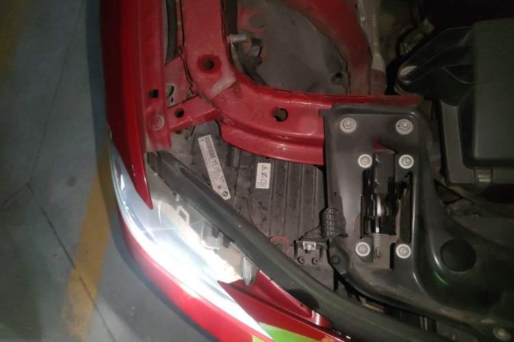 Used BMW 3 Series 2015 320i Fashion Model Engine Bay Right